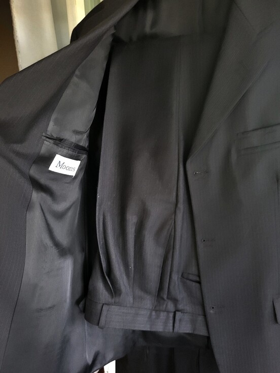 Other - Men's Classic Black Pinstripe Suit Sz 40R